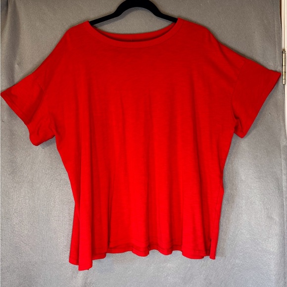 Maurices Tops - Maurices Vibrant Red Short Sleeve Tee. Excellent Condition.